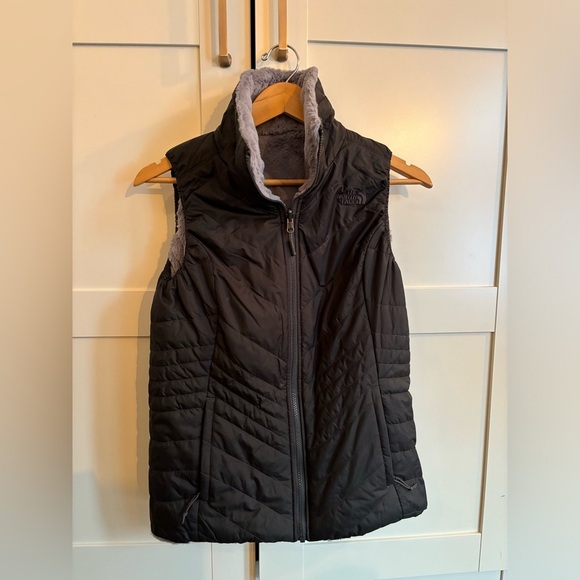 THE NORTH FACE MossBud Vest Reversible Vest Black and Gray Size Small - Picture 1 of 6